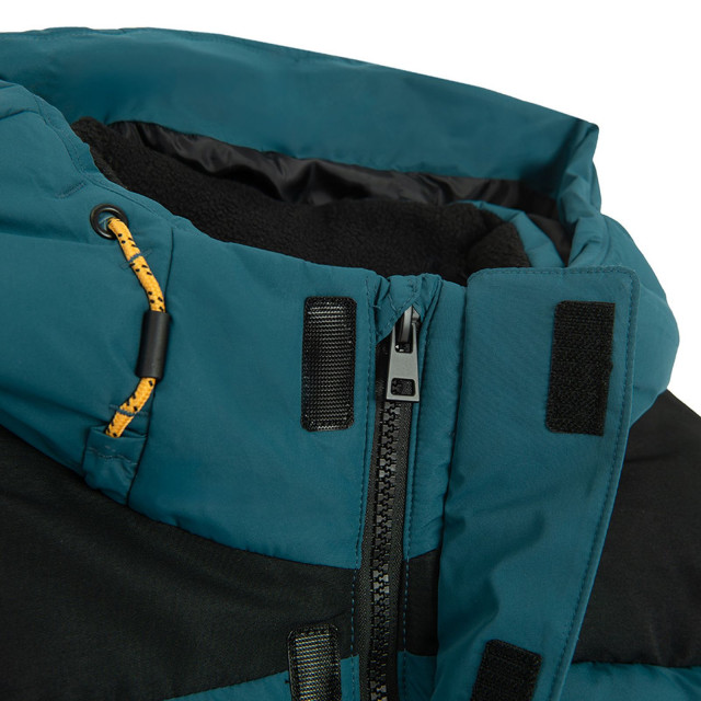 Яке, цвят: Тюркоазен