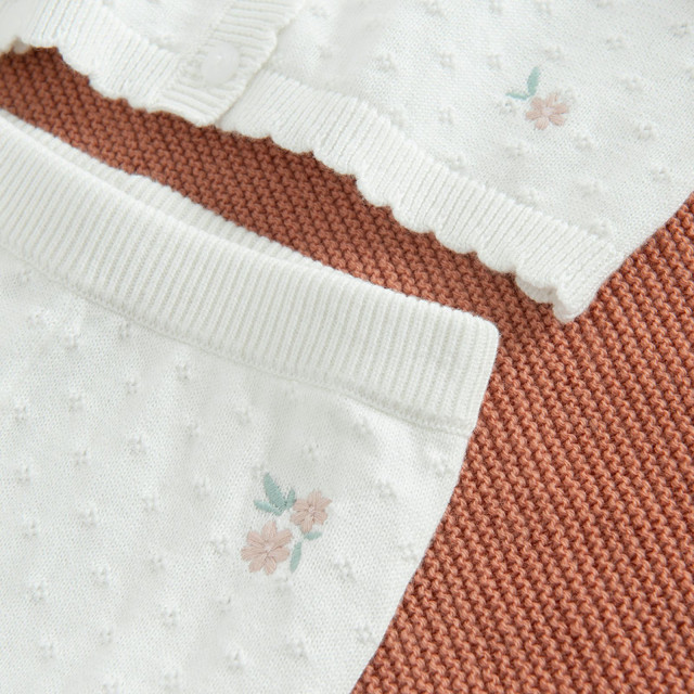 Ританки, цвят: Бял