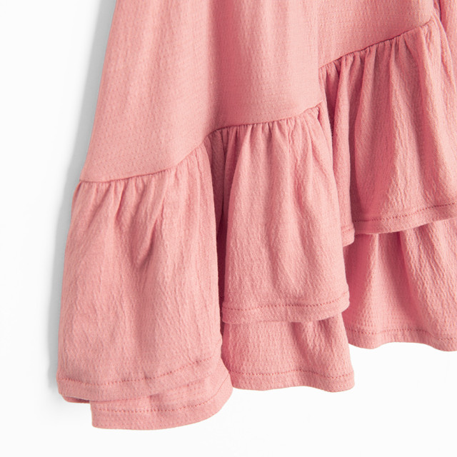 Пола, цвят: Розов