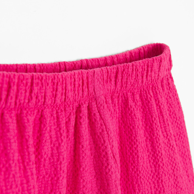 Пола, цвят: Розов