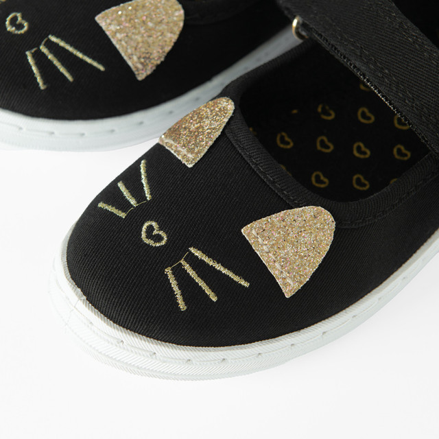 Пантофи, цвят: Черен