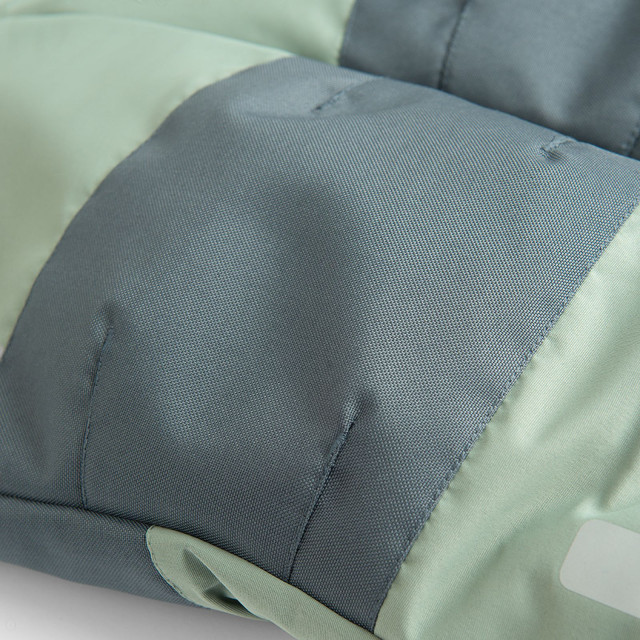 Космонавт, цвят: Зелен