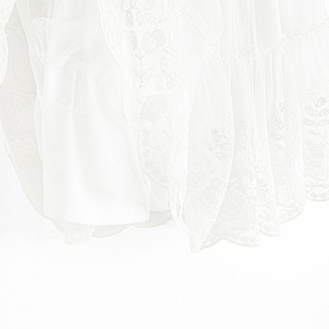 Пола, цвят: Бял