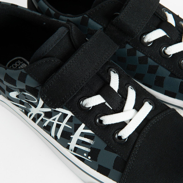 Кецове, цвят: Черен