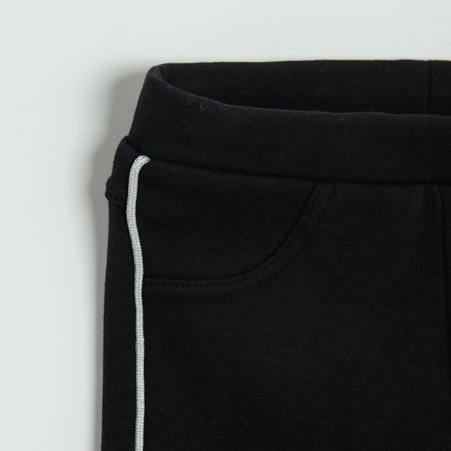 Клин, цвят: Черен