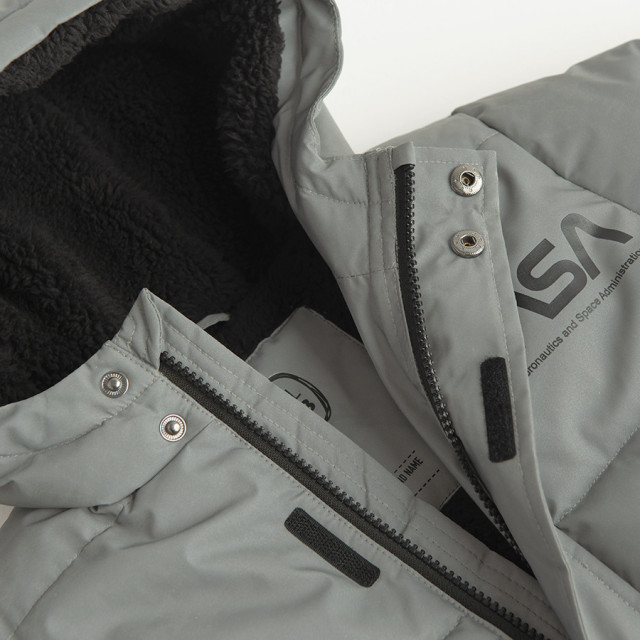 Яке NASA, цвят: Сребрист
