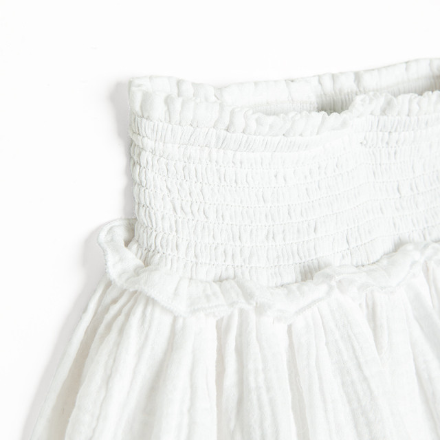 Пола, цвят: Бял