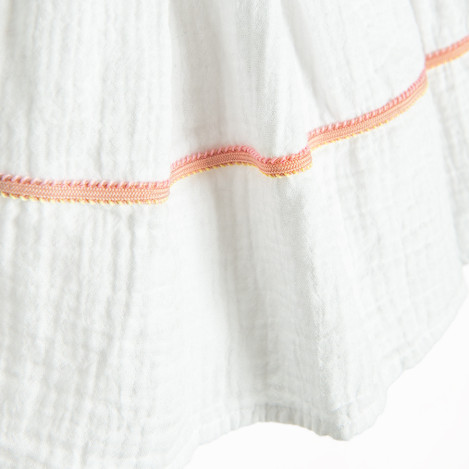 Пола, цвят: Бял