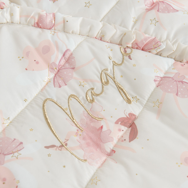 Космонавт, цвят: Кремав