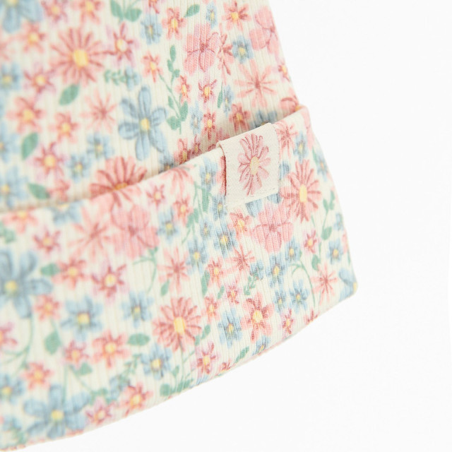 Шапка, цвят: Бял