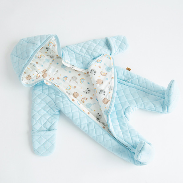 Ескимос, цвят: Светло син