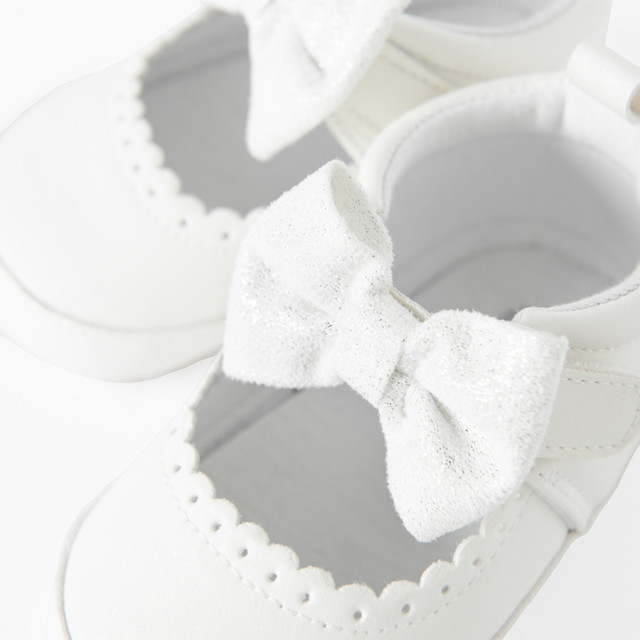 Пантофи, цвят: Бял