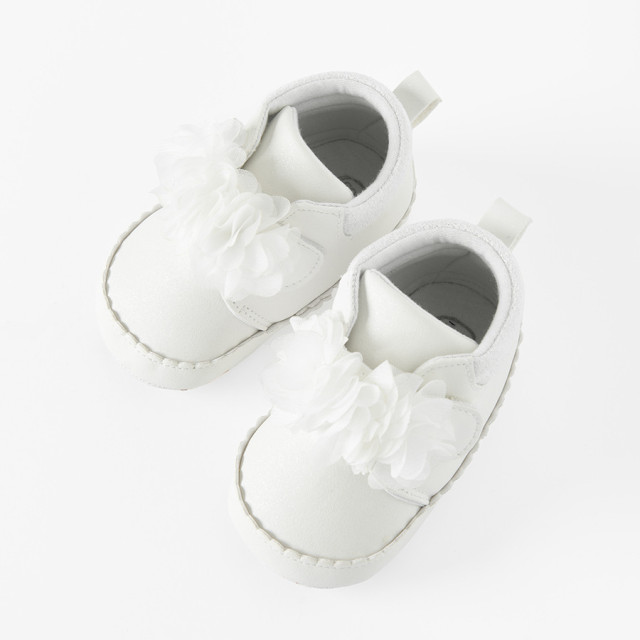 Пантофи, цвят: Бял