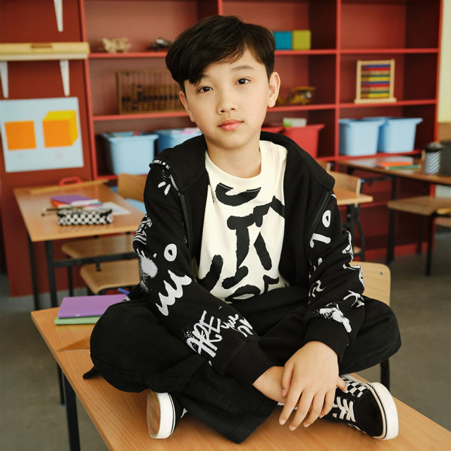 Суитчър, цвят: Черен