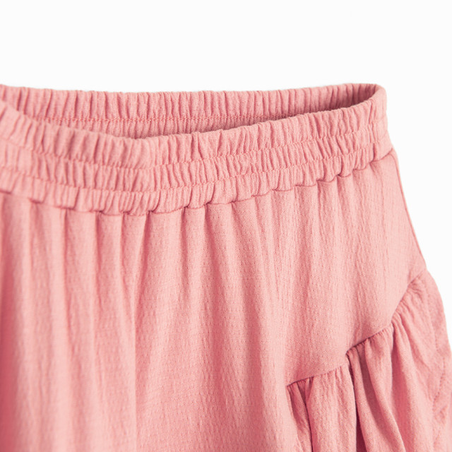 Пола, цвят: Розов