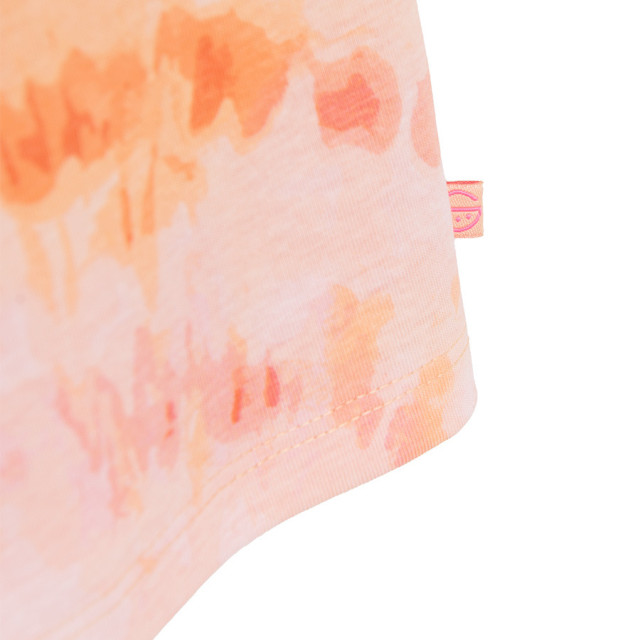 Пола, цвят: Бледо оранжево