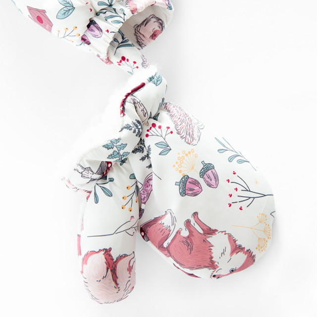 Космонавт, цвят: Кремав