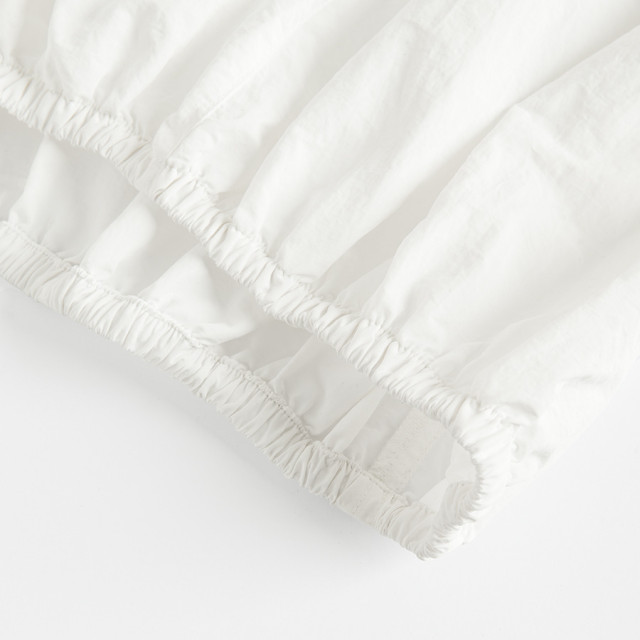 Пола, цвят: Бял