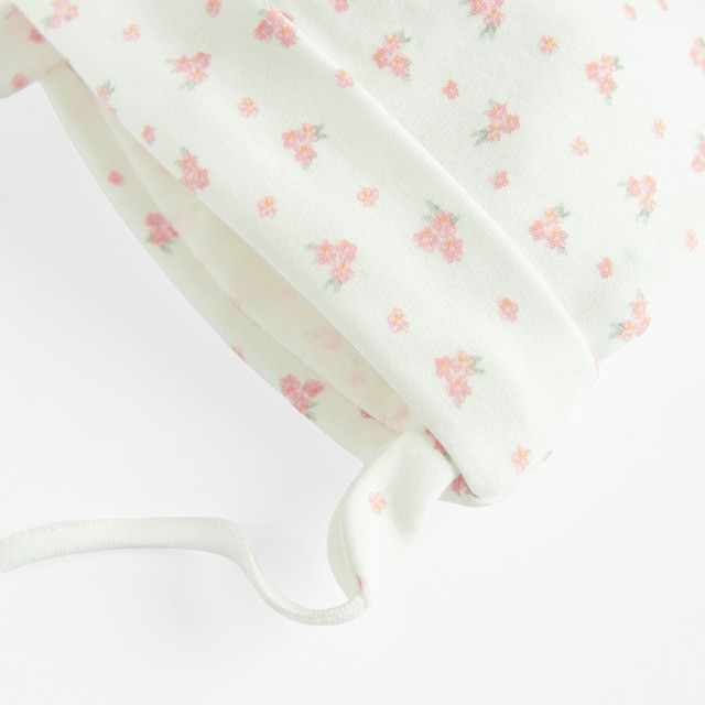 Шапка, цвят: Бял