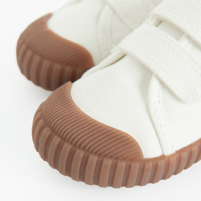 Кецове, цвят: Бял