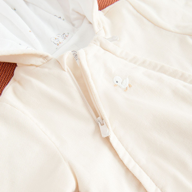 Ескимос, цвят: Бежов