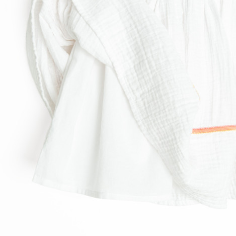 Пола, цвят: Бял