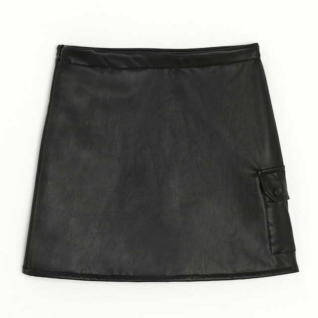 Пола, цвят: Черен