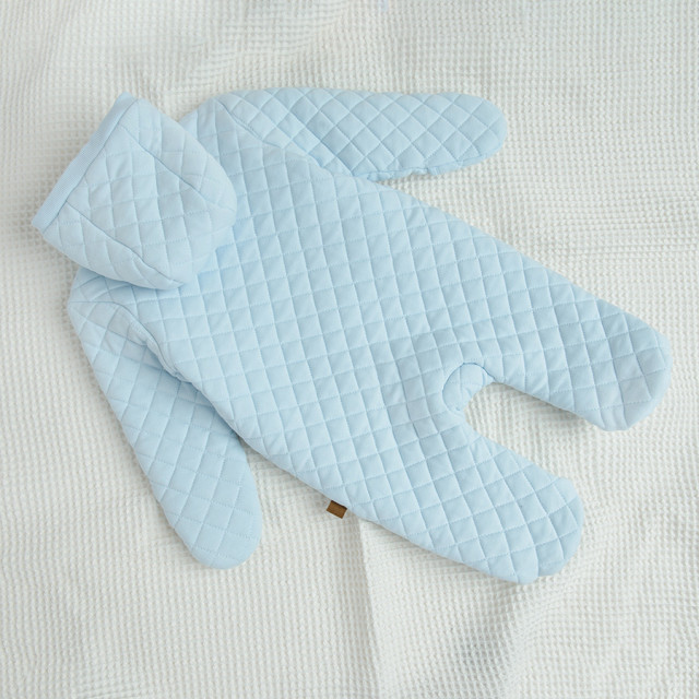 Ескимос, цвят: Светло син