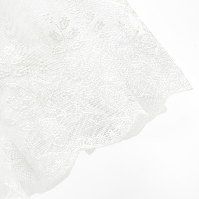 Пола, цвят: Бял