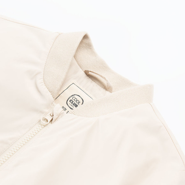 Яке, цвят: Светло бежово