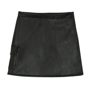 Пола, цвят: Черен