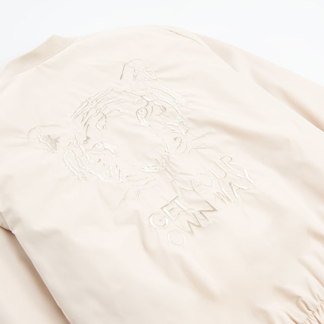 Яке, цвят: Светло бежово