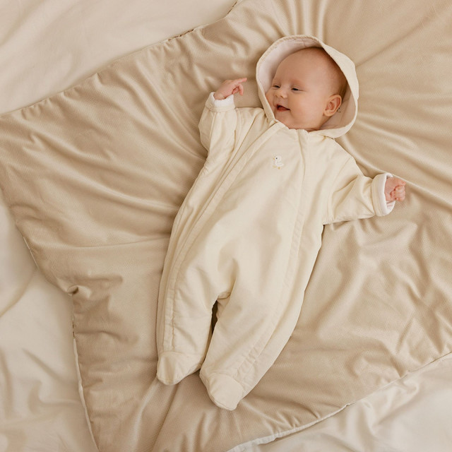 Ескимос, цвят: Бежов