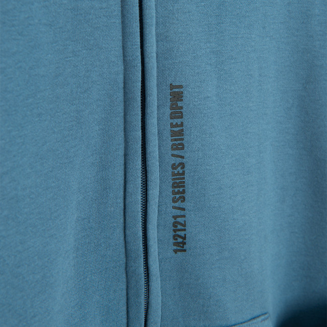 Суитчър, цвят: Син