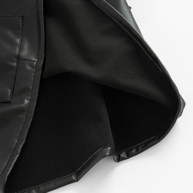 Пола, цвят: Черен