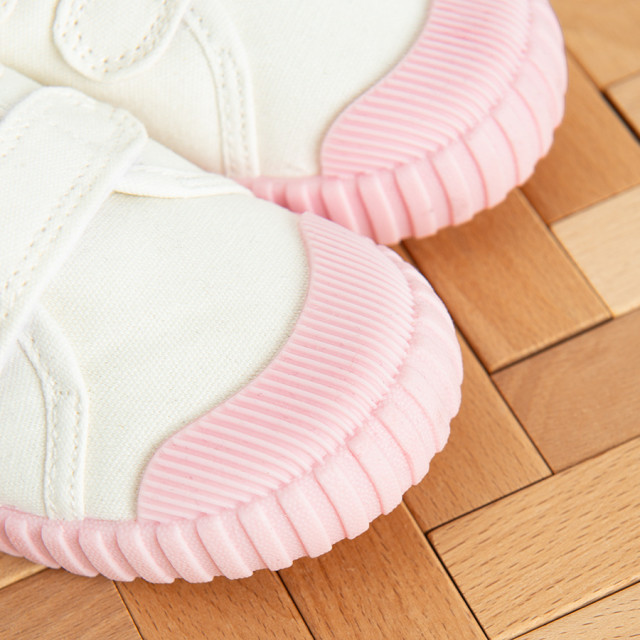 Кецове MINNIE MOUSE, цвят: Бял